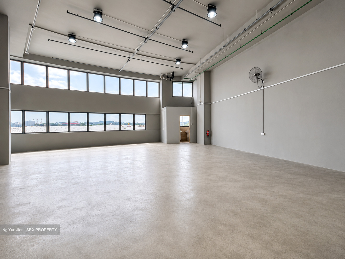 Carros Centre (D25), Factory #588989151